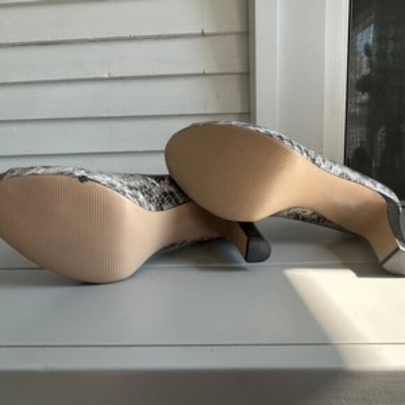 Franco Sarto Snake Print Peep Toe Platform Pumps Gray Stacked Heel Size 10M - Picture 12 of 16